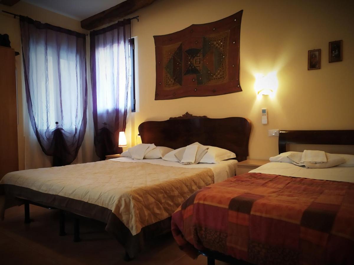 Ca Tron Apartment Next To Rialto Bridge Venesia Bagian luar foto
