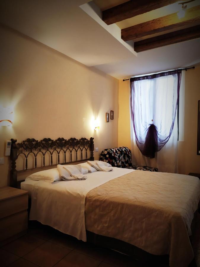 Ca Tron Apartment Next To Rialto Bridge Venesia Bagian luar foto